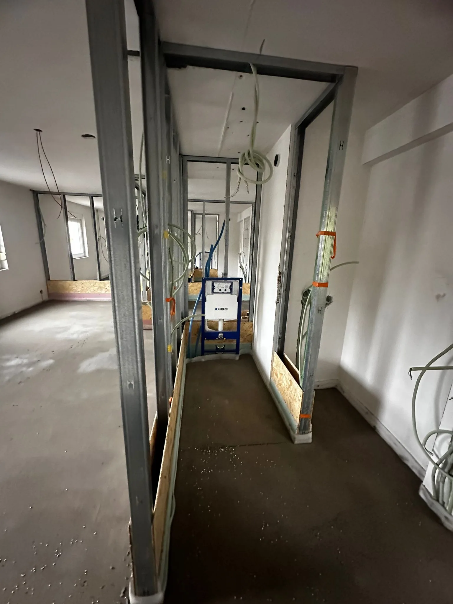 Partitions and preparation of the hotel spaces