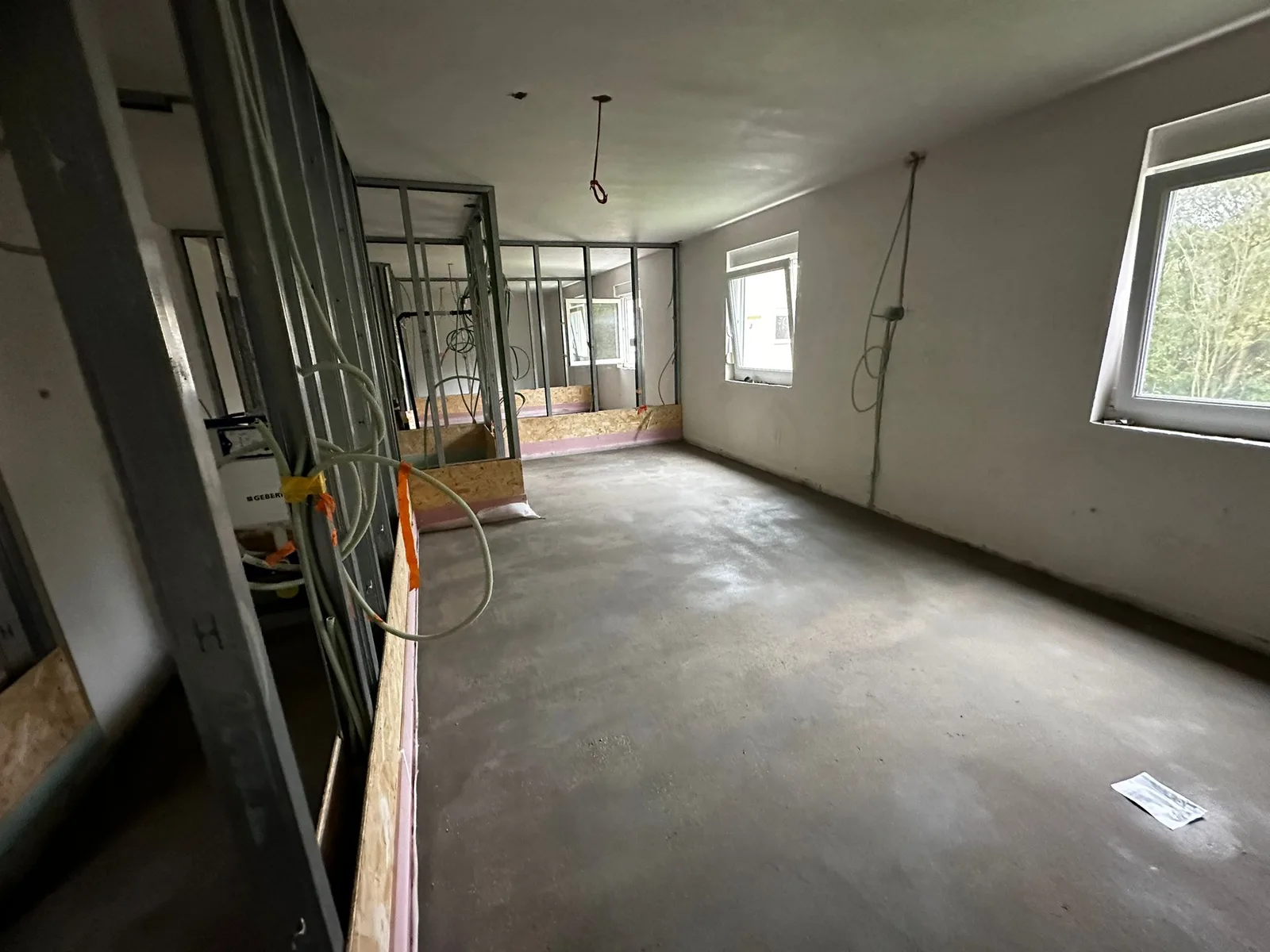 Partitions and preparation of the hotel spaces