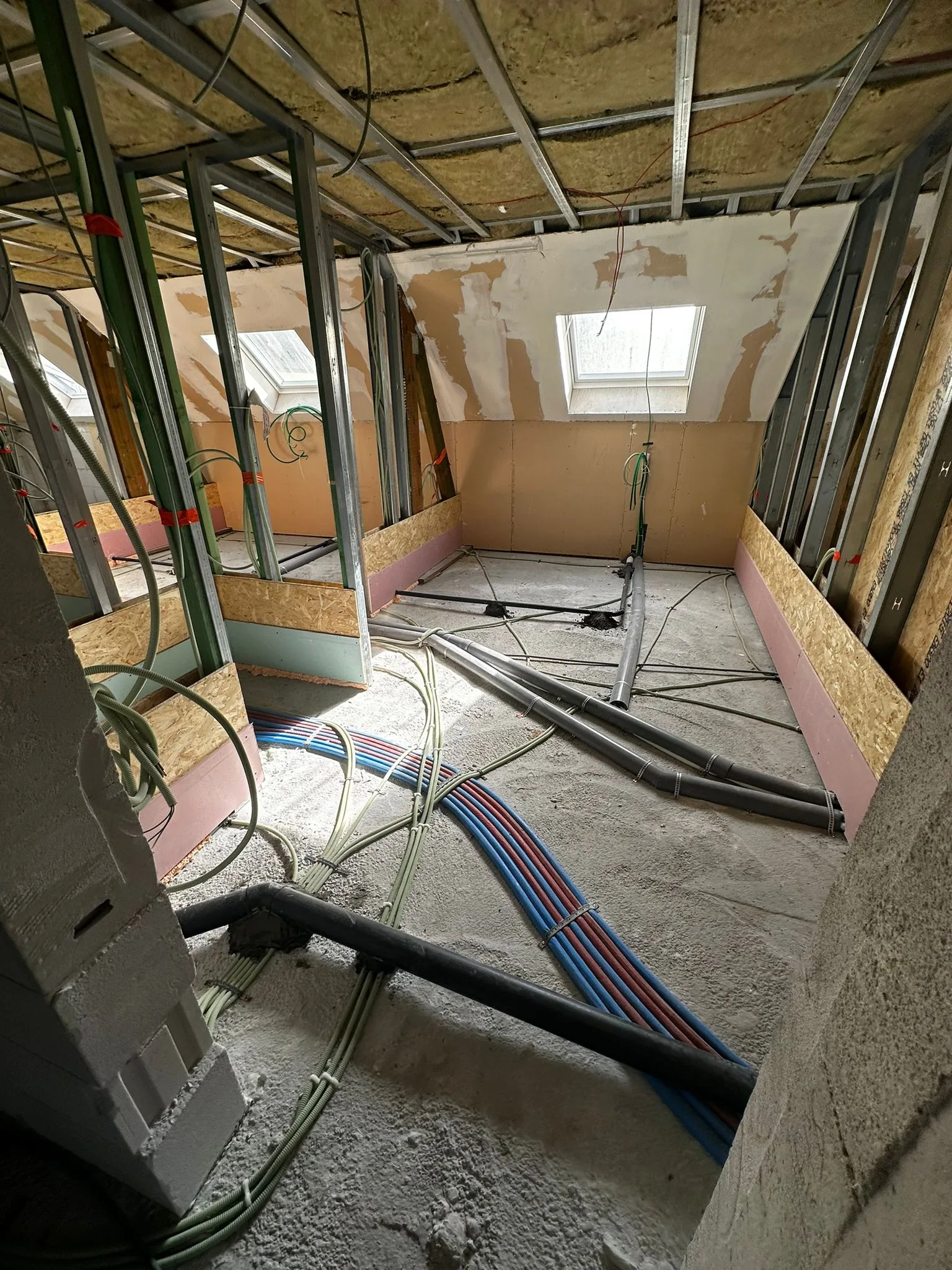 Partitions and preparation of the hotel spaces