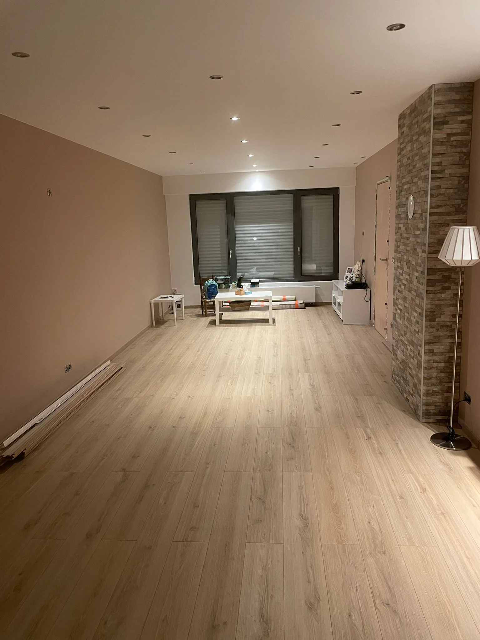 Open living space and wood-look flooring