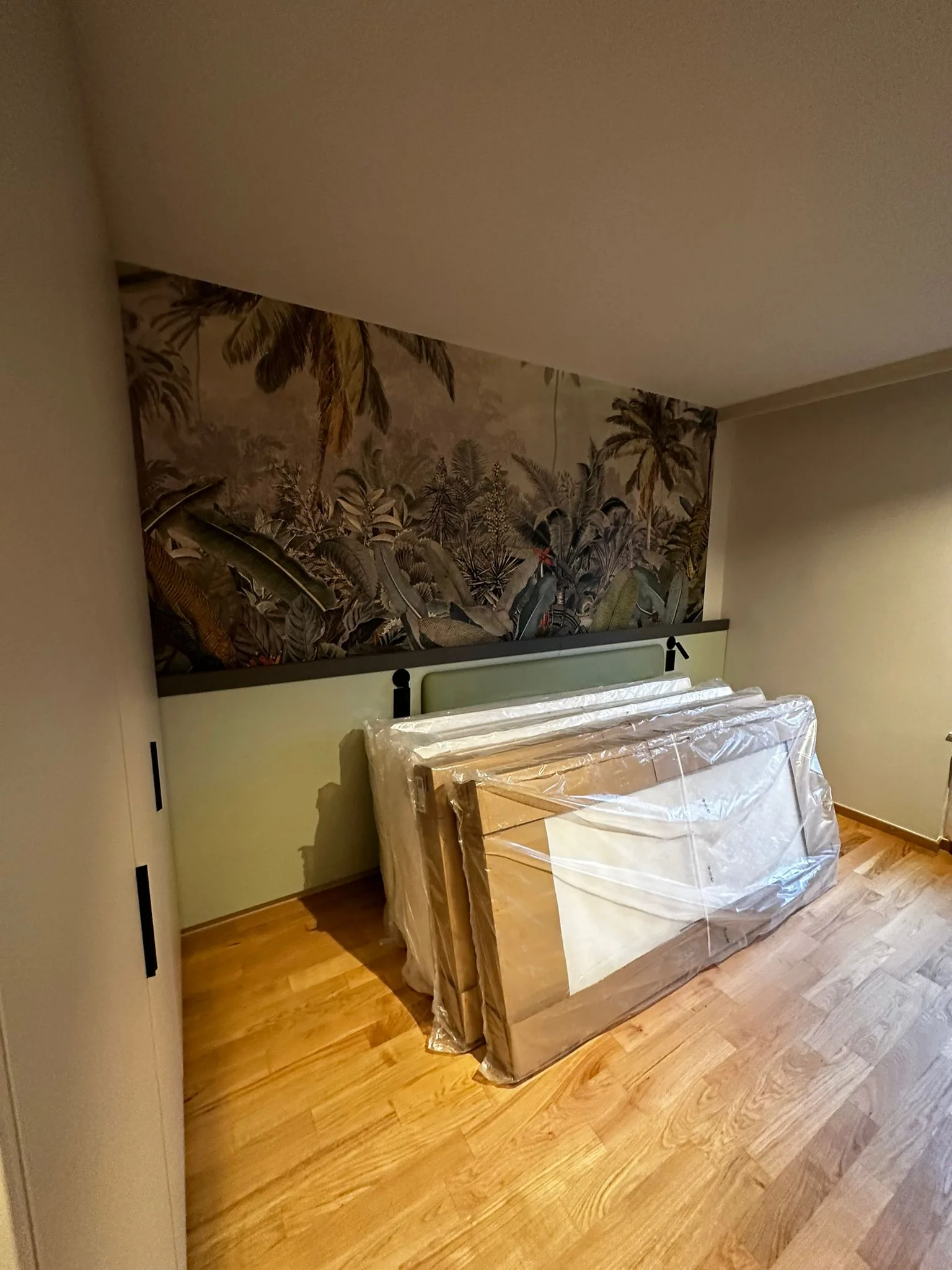 Passage and interior room with coordinated finishes